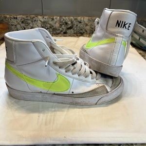 Nike Blazer Mid '77 Women's Sneakers size 8 White Barely Volt DJ3050-100
